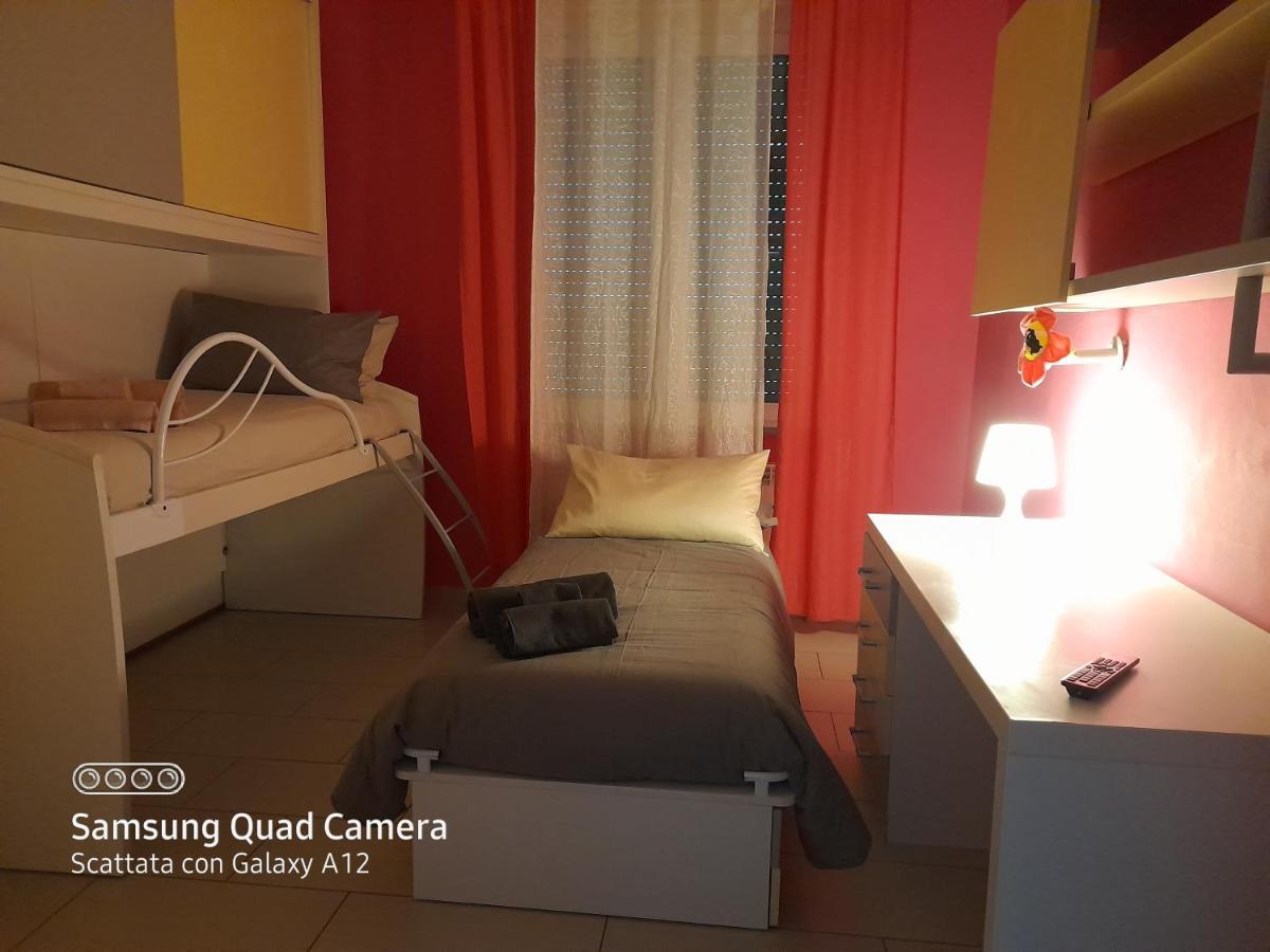 カパンノリLa Casa Di Debby Parcheggio Wi-Fi , Aria Condizionata Gratuitiアパートメント エクステリア 写真